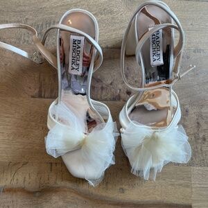 Badgley Mischka Tess Block Heel With Poof